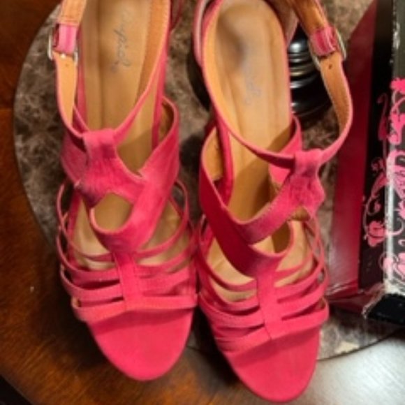 Qupid High Wedge, WM 10, Great Condition, Pink - Picture 2 of 8